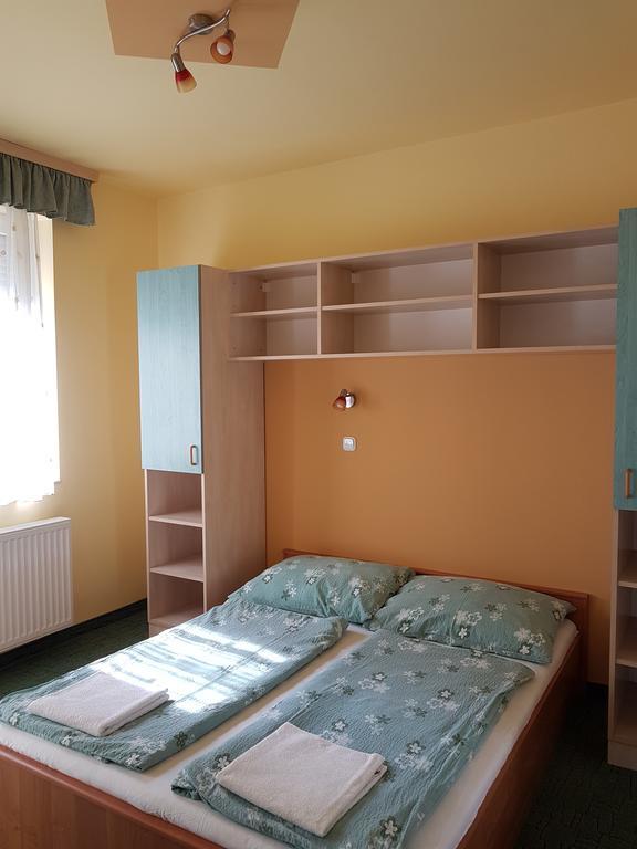 Апартаменты Richie Ii. Apartman Шиофок Экстерьер фото