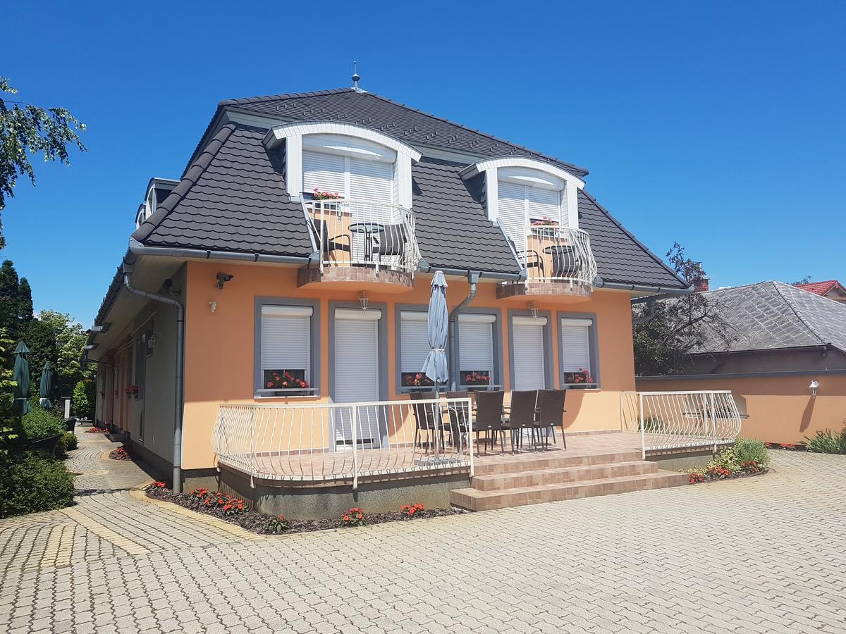 Апартаменты Richie Ii. Apartman Шиофок Экстерьер фото